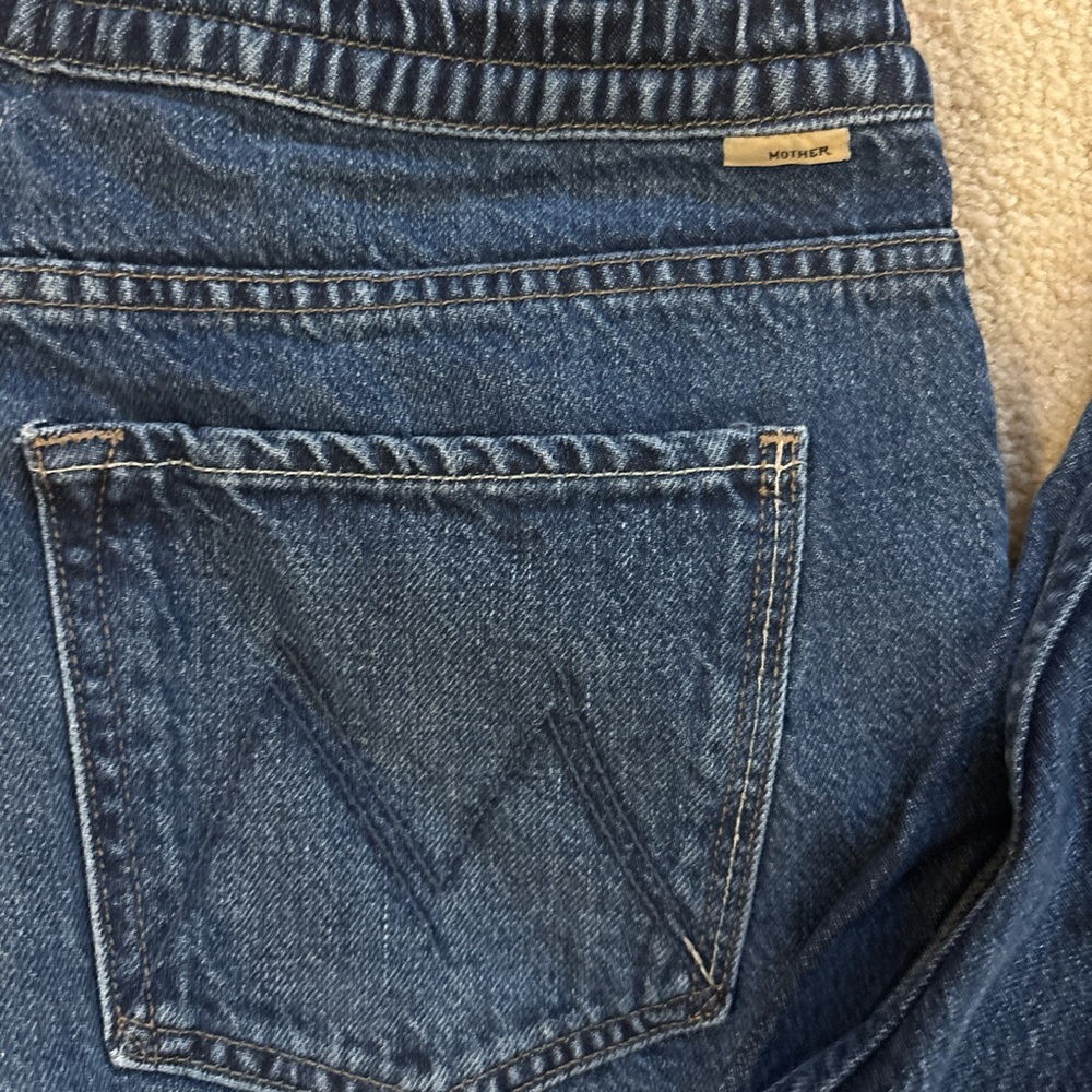 MOTHER Jeans- The Drawn Dagger Sneak jean. Size 28 - Picture 7 of 7
